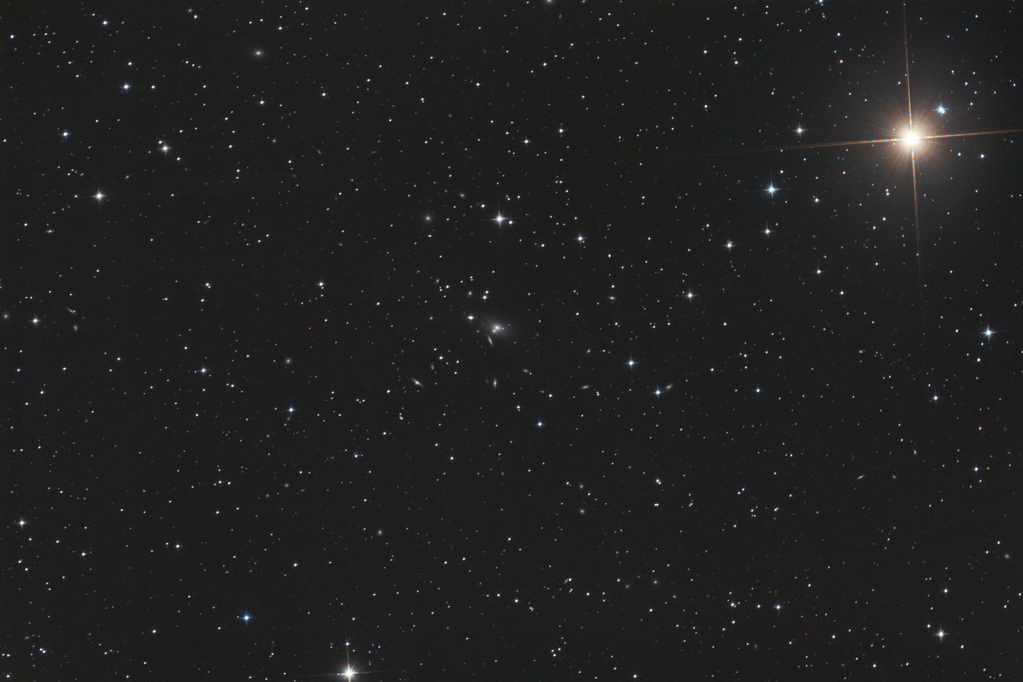Abell 779 NGC 2832 mit Beta Lyncis Spektrum der Wissenschaft